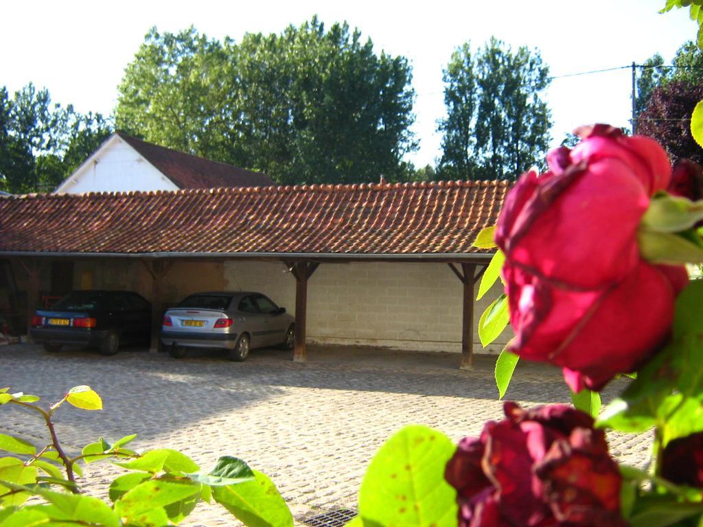 Le Moulin De Fillievres Bed & Breakfast Exterior foto