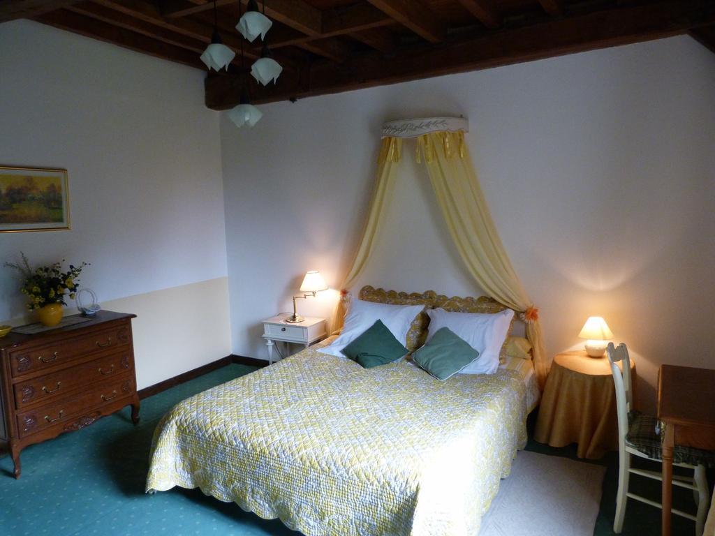 Le Moulin De Fillievres Bed & Breakfast Cameră foto