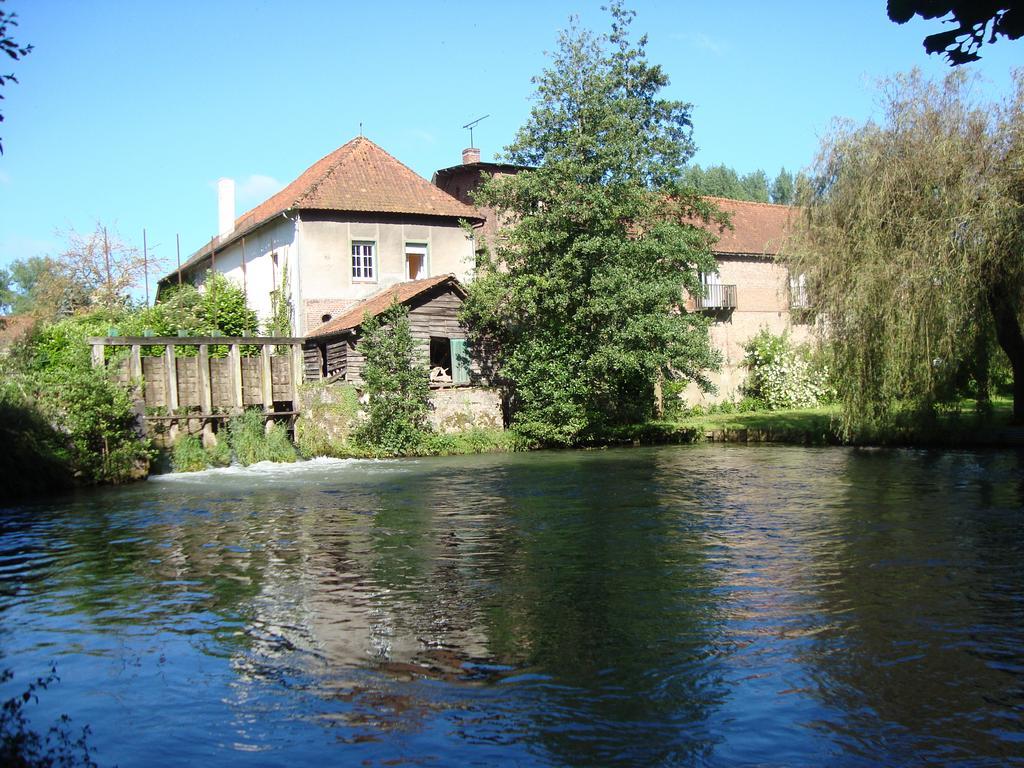 Le Moulin De Fillievres Bed & Breakfast Exterior foto